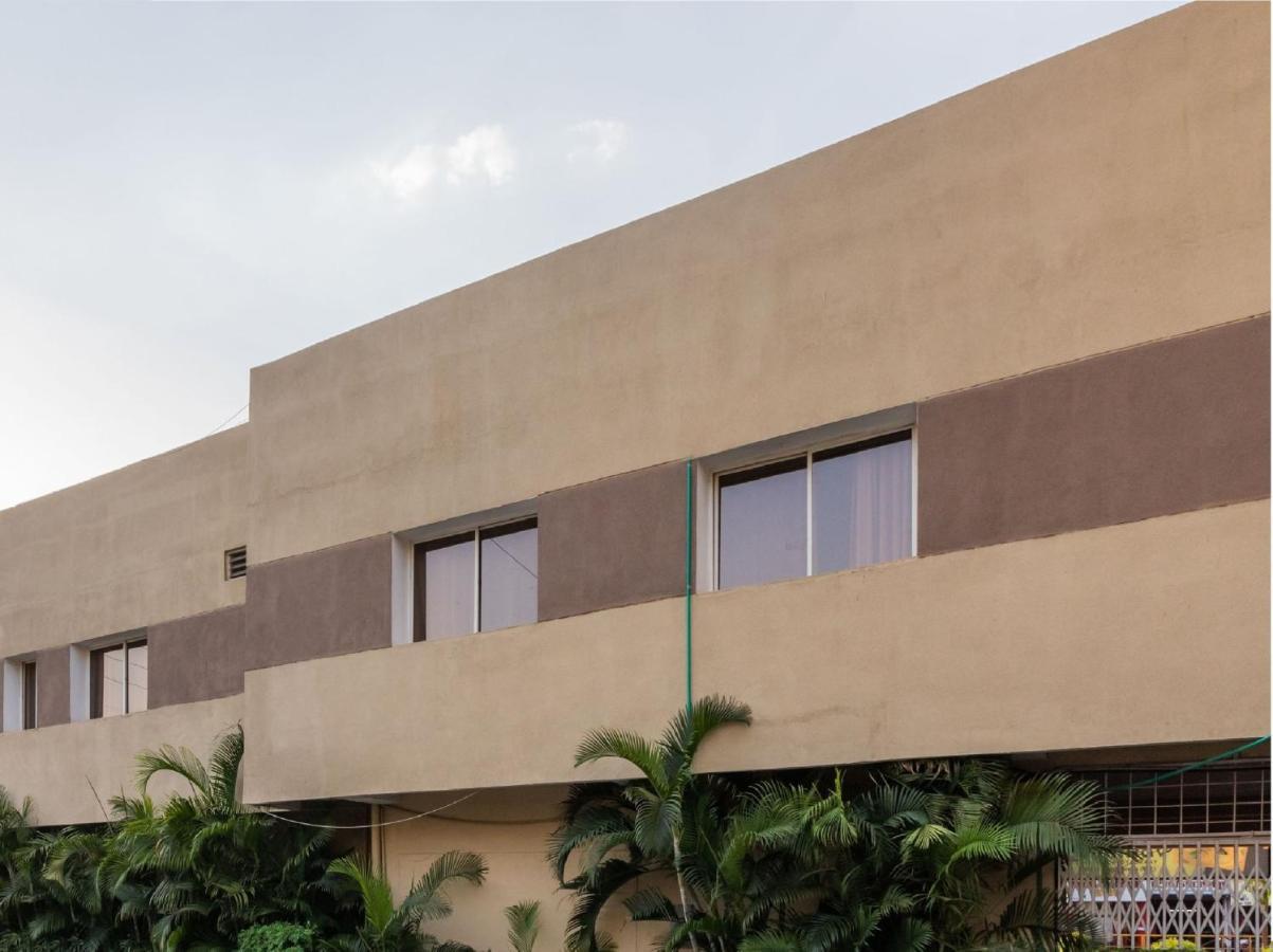 Oyo 11428 Hotel Krishna'S Residency Hyderabad Exterior foto