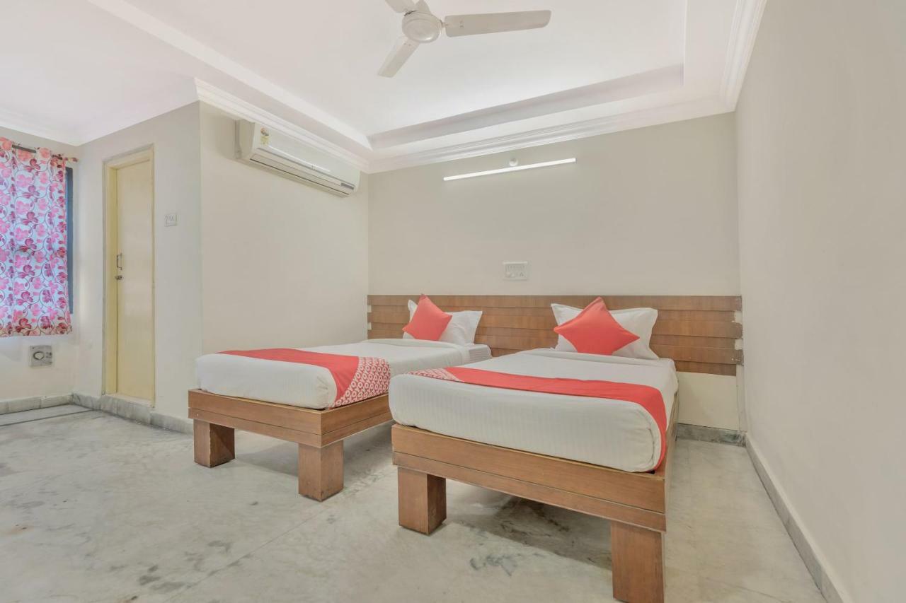 Oyo 11428 Hotel Krishna'S Residency Hyderabad Exterior foto